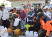Tangani Darurat Kekeringan Sumenep, Gubernur Khofifah Salurkan Air Bersih dan Siapkan Sumur Bor
