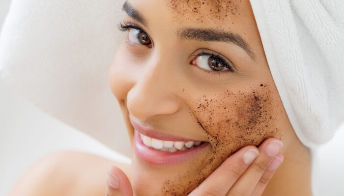 Kombinasi Masker Kunyit dan Madu: Solusi Alami Taklukkan Jerawat Meradang dan Noda Hitam
