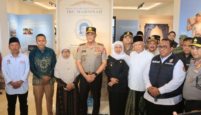Polisi Nganjuk Kawal Giat Kapolri Ziarah ke Makam Marsinah
