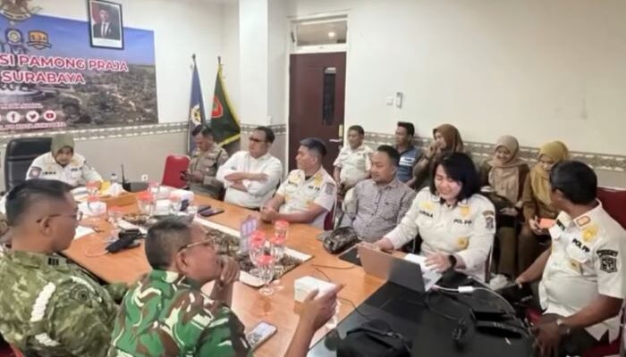 Pemkot Surabaya dan Satgas Anti-Preman Bongkar Gardu Dugaan Pungli di Romokalisari