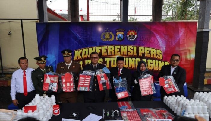 Gulung Pengedar, Polres Tulungagung Sita Sabu 815 Gram hingga Ratusan Ribu Pil Dobel L
