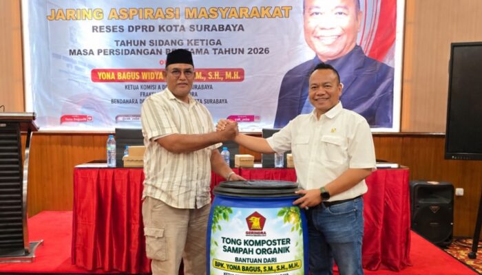 Adopsi Konsep Malaka Jaya, Cak Yebe Tebar 200 Tong Komposter ke RT-RW di Surabaya