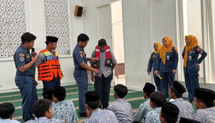 KSOP Kalianget Edukasi Keselamatan Pelayaran kepada Santri Kepulauan
