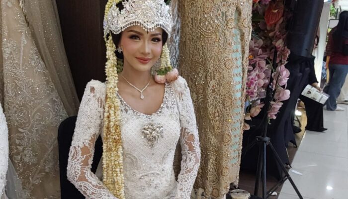 Nur Aisyah Meniti Karier Modeling dengan Konsistensi