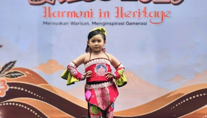 Bilqis Farnaz Raih Tiga Gelar Modeling di Usia Dini
