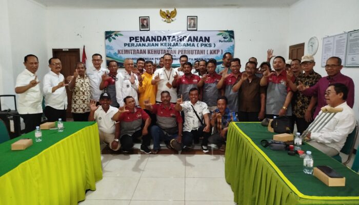 Perkuat Ekonomi Warga, Perhutani KPH Nganjuk Teken PKS Agroforestri Palawija dengan 22 LMDH