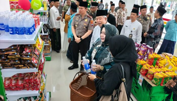 Kapolres Ponorogo Hadiri Peresmian Darul Huda Mart, Auditorium, dan Homestay