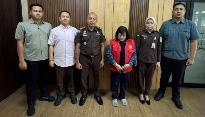 Buron Bertahun-tahun, DPO Penipuan Nunik Ditangkap Tim Tabur Kejari Surabaya di Restoran Cepat Saji