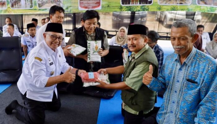 Bupati Blitar Gelontorkan Bantuan Alsintan ke 200 Gapoktan