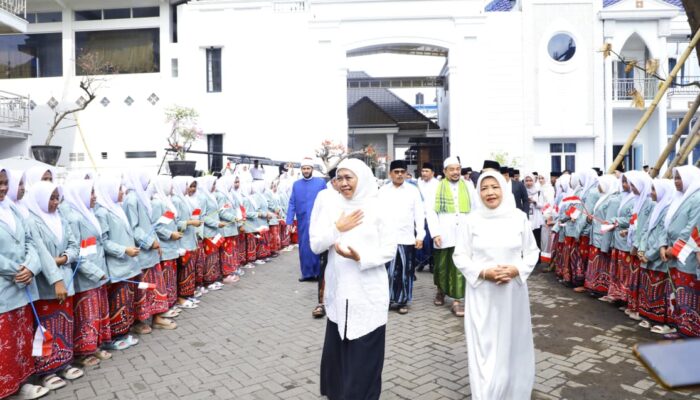 Peringati Hari Santri 2026 di Pacitan, Gubernur Khofifah Pacu Penguasaan AI dan Kemandirian Ekonomi Pesantren