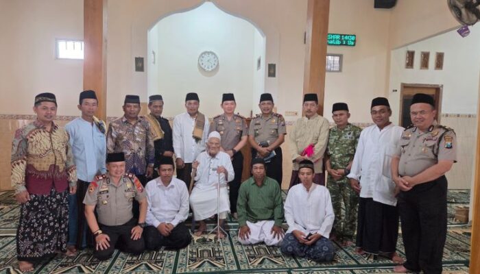 Kapolres Ponorogo Gelar Jumat Keliling di Masjid Darul Muttaqien, Ajak Warga Jaga Kamtibmas