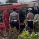 Rem Blong di Turunan Ekstrem Gotekan Pacet, Minibus Wisatawan Terperosok ke Jurang