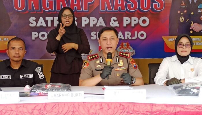 Sindikat Penipuan Siber Internasional Digulung di Perumahan Elite Sidoarjo, 8 WNA Asal Vietnam Diringkus