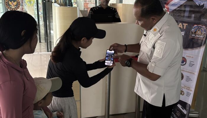 Kantor Imigrasi Singkawang Hadirkan SIJAGAT untuk Permudah Akses Informasi Keimigrasian di PLBN Jagoi Babang