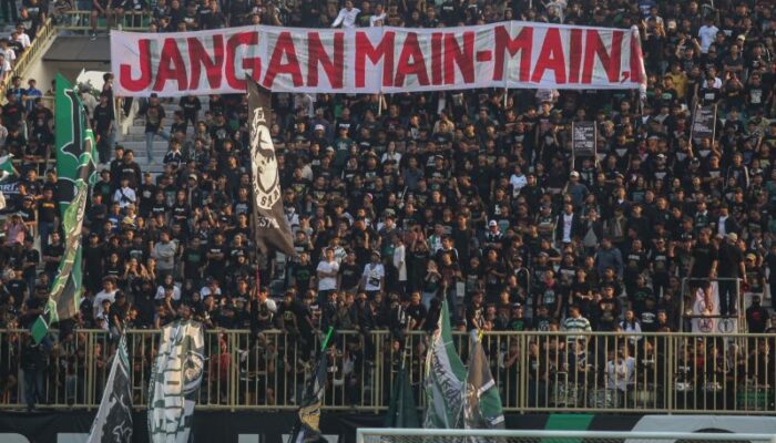 Rombongan Suporter PSS Sleman Kecelakaan di Tol Madiun