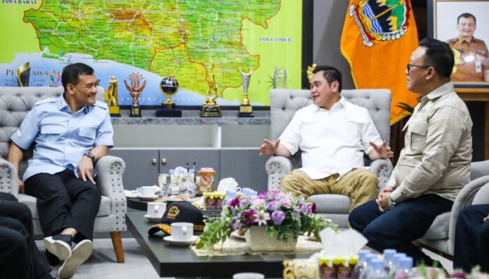 Pemprov Jateng dan BOPPJ Masifkan Tanam Mangrove di Demak Sebelum Proyek Giant Sea Wall